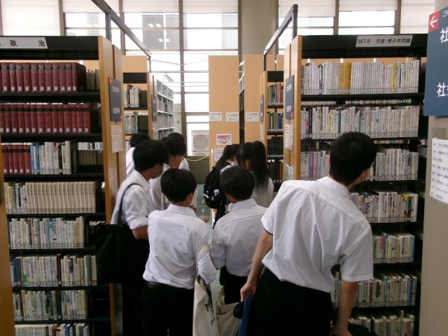 図書室見学