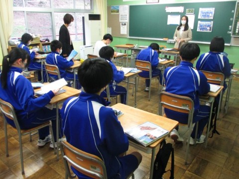 新しい教科書も配られた