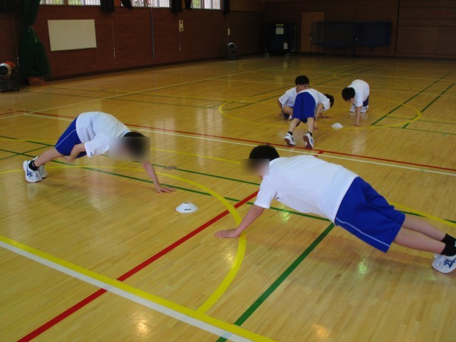 体幹鍛えてます