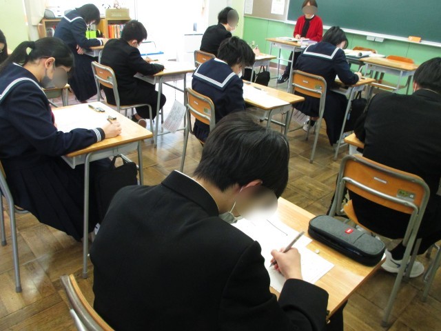 この時間は国語の調査