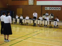 質問に答える会長