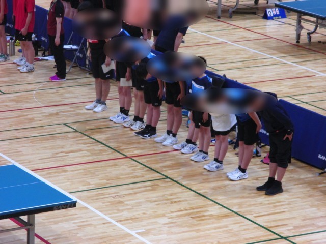 しっかりと挨拶をする七中卓球部