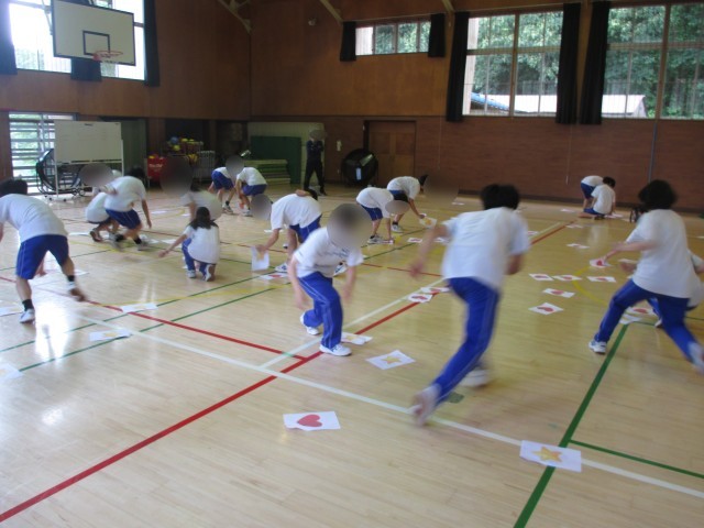 ウラ返しゲーム　みんな一生懸命！　