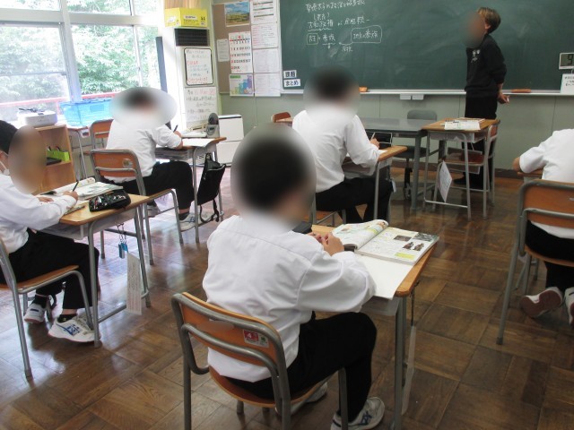 当たるまで発言し続けます　１年生社会
