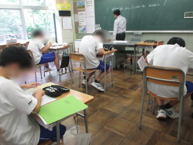 黙々と問題に向き合う英語（1年）