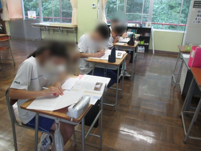 一生懸命書いてます