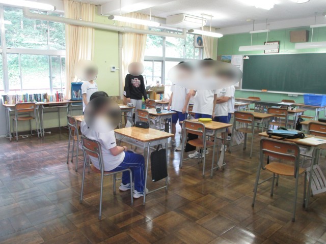 みんな見ないで～