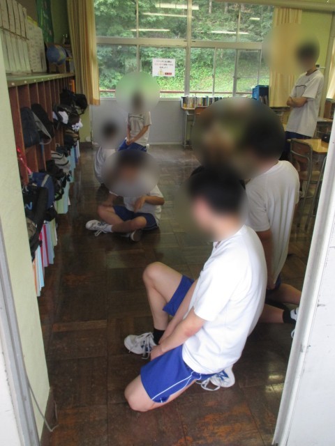 話し合い中紅軍