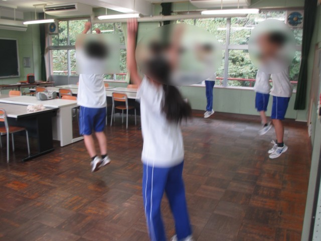 青軍ジャーンプ