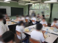 今日はパンでした