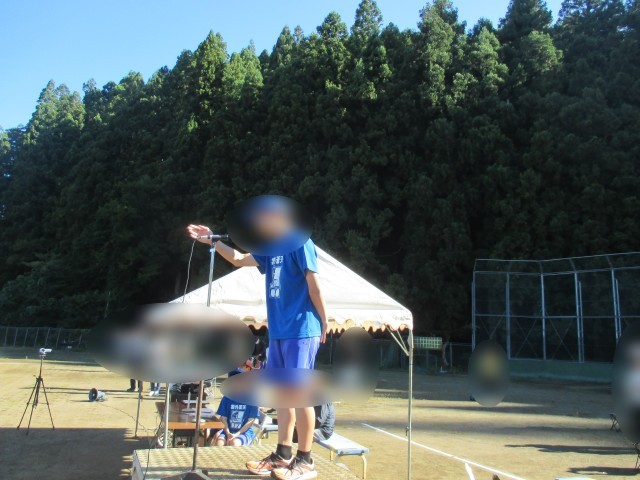 生徒会長挨拶でスタート