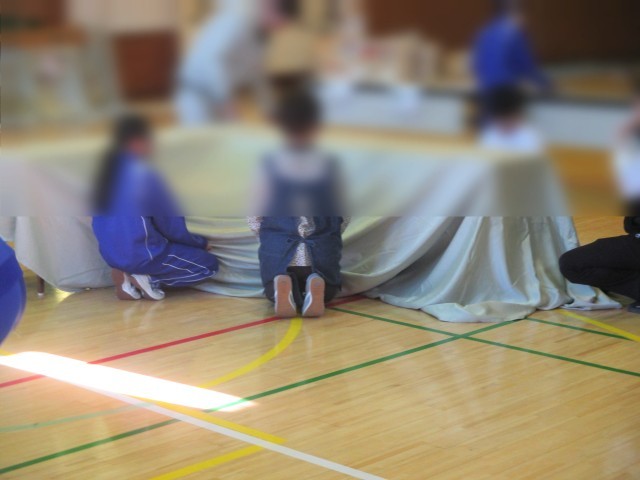 生徒・職員　総出で準備